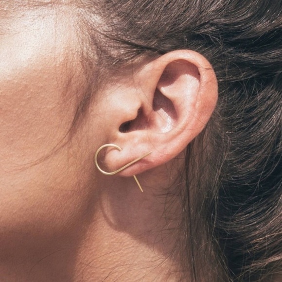 Minimalist gold earrings, Gold - Picture 3 of 3
